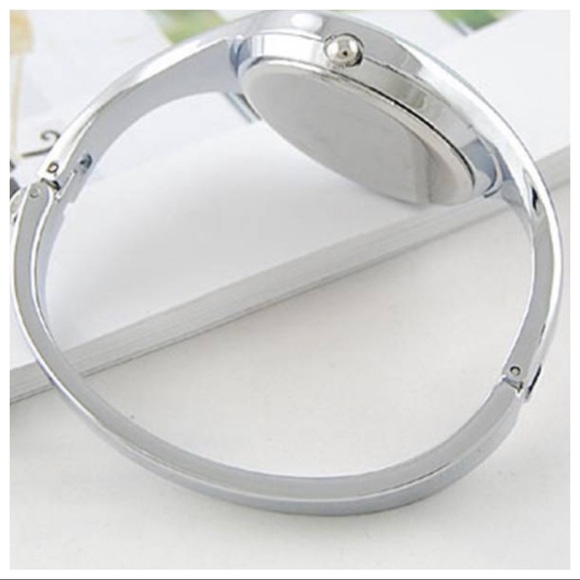 Chic Stylish Bangle Wristwatch - Picture 4 of 7